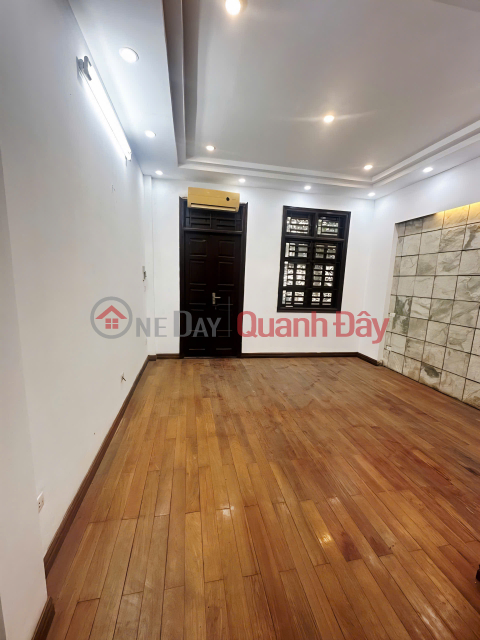Nhà đẹp Hoàng Hoa Thám gần ngõ thông ô tô 32m² giá 7.2 tỷ _0