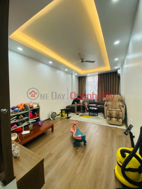 HOUSE FOR SALE: Dong Quan Area: 45m2 \/ 5 floors \/ PRICE 12 billion _0