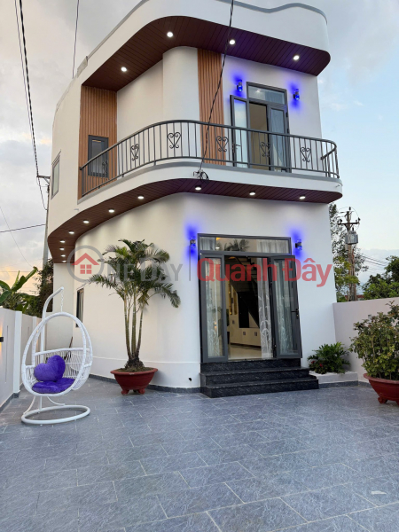 House for sale on Cây Duối street, Diên An commune, with a yard that can accommodate 2-3 cars. Price: 2.69 billion VND. Sales Listings