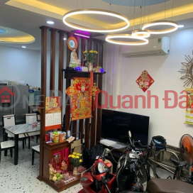 Bán nhà Siêu VIP Q11 tại ngã 4 Trần Quý và Lê Đại Hành, Dt 5.3x9.1m. Chỉ nhỉnh hơn 4,7 tỷ. TL _0