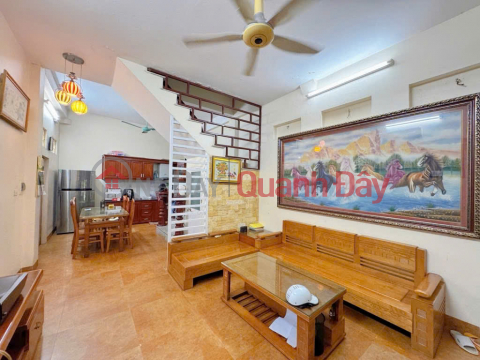 EXTREMELY RARE CORNER LOT ON HOANG HOA THAM NEAR NGÕ THONG STREET, BUSINESS, 50M² X 4 FLOORS, 11 BILLION _0
