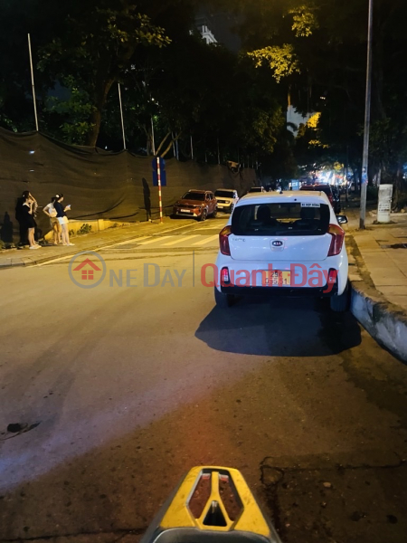 TẬP THỂ TẦNG 1 CẦU GIÁY DT 80M 3 NGỦ 2 WC GIÁ 4,750 TỶ,Ô TÔ ĐỖ NGÀY ĐÊM Niêm yết bán