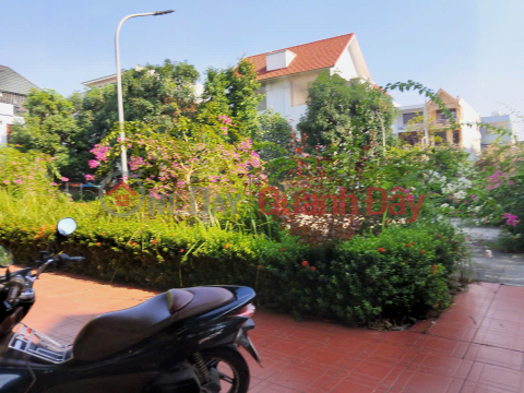 Urgent sale of 3-storey villa, modern design in Tran Hung Dao ward. Area = 180m2, Frontage = 10m, price only 19 billion _0