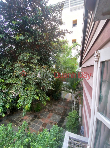 ► Phan Tu Garden House, walking distance to My Khe Beach, 3 open sides for car parking, 170m2, 11m wide, square Vietnam | Sales đ 27 Billion
