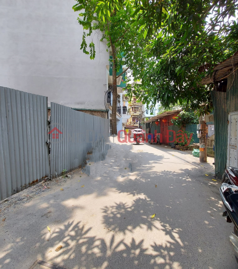Cau Giay, ~100m2 of clean land, alleys, car roads, suitable for building office apartments _0