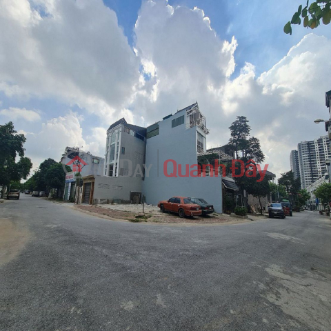 URGENTLY selling garden villa in Da Ton, Gia Lam. Area 201m2. Frontage 8m. Road 15m. _0