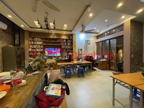 Bán nhà mặt phố Nguyễn Công Trứ, 239 m2, mặt tiền 7.6m, 113.9 tỷ, KD siêu đỉnh _0