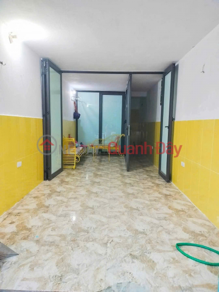 Cho thuê nhà ngõ 99 Phố Định Công Hạ, 35m2, 3 tầng, 3 ngủ, 2 vệ sinh, 8 Triệu Niêm yết cho thuê