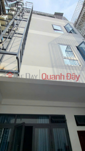 House for sale in 8m alley, Cong Hoa Street, Tan Binh, area 5x14m, 3 floors, price 7.3 billion. Sales Listings