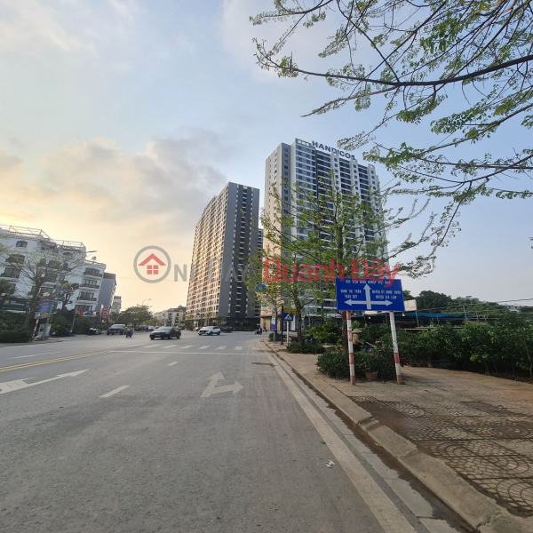 Property Search Vietnam | OneDay | Residential Sales Listings, Gia Lam resettlement, near the lake, main road. 35m2 investment price. Contact 0989894845