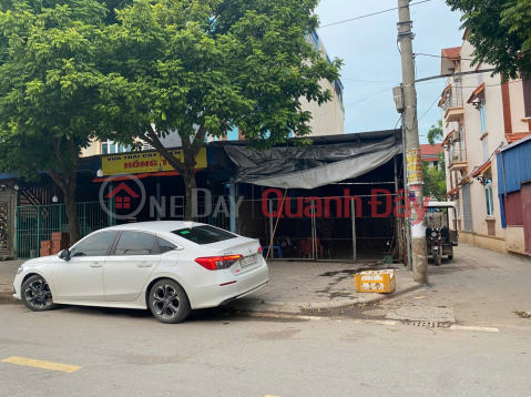 OWNER SELLING VIP LAND - Prime business opportunity - Rare corner plot - 3 spacious street frontages, bustling commercial area. _0