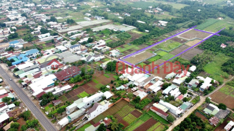 The owner urgently needs to sell a full residential land lot, frontage DT769, pink book, 7km from Long Thanh airport. (No _0