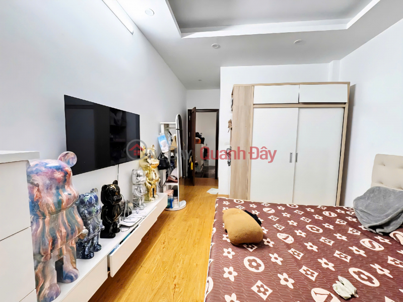 Rare beautiful house in Hoang Hoa Tham, alley near the street, car parking at the gate, 42m² x 5 floors, more than 10 billion Vietnam Sales, đ 10.8 Billion