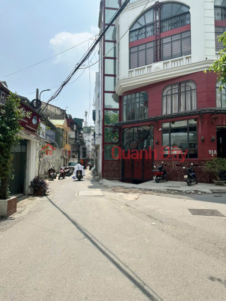 House for sale in Phuong Mai - HUGE area 123m2 Dong Da Center - Car garage through the house. Only 27 billion 500 Sales Listings