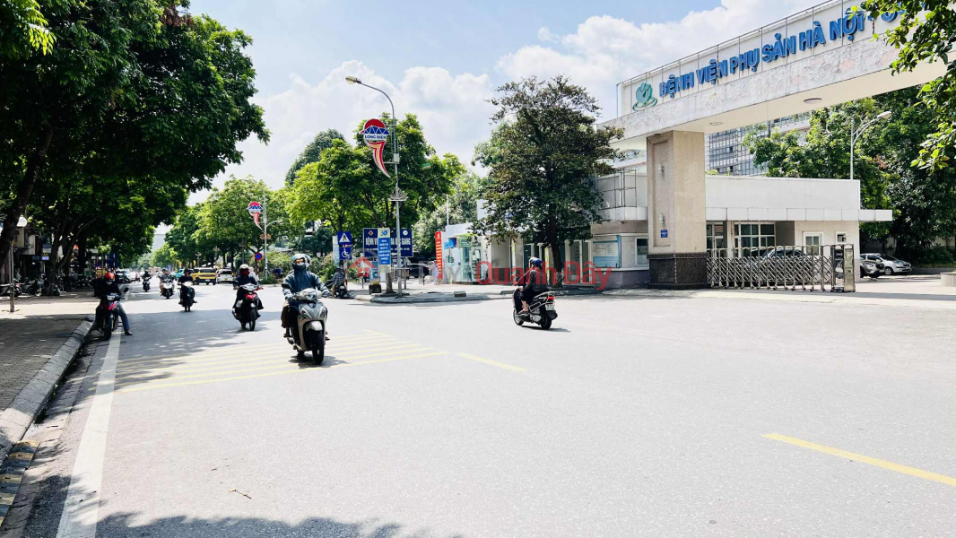 Land for sale on Truong Lam street, 2 sides for cars, 188m2, 6m frontage, near Duc Giang hospital, full residential land | Vietnam | Sales | đ 26 Billion