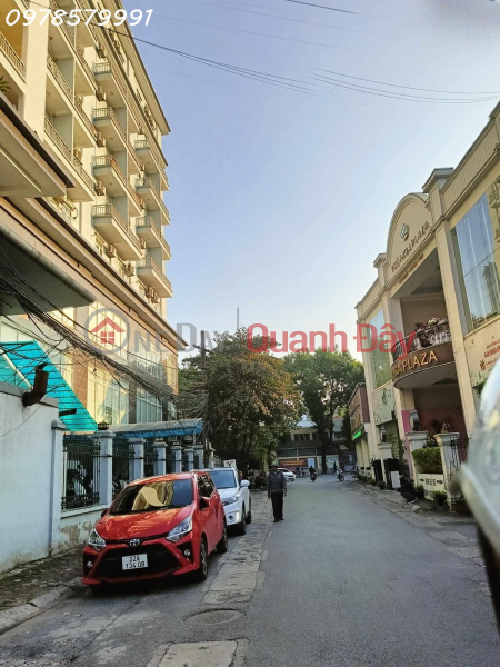 Hoang Hoa Tham townhouse for sale, subdivided lot, near the street, fully furnished, 39M*5T, only 5.25 billion Sales Listings