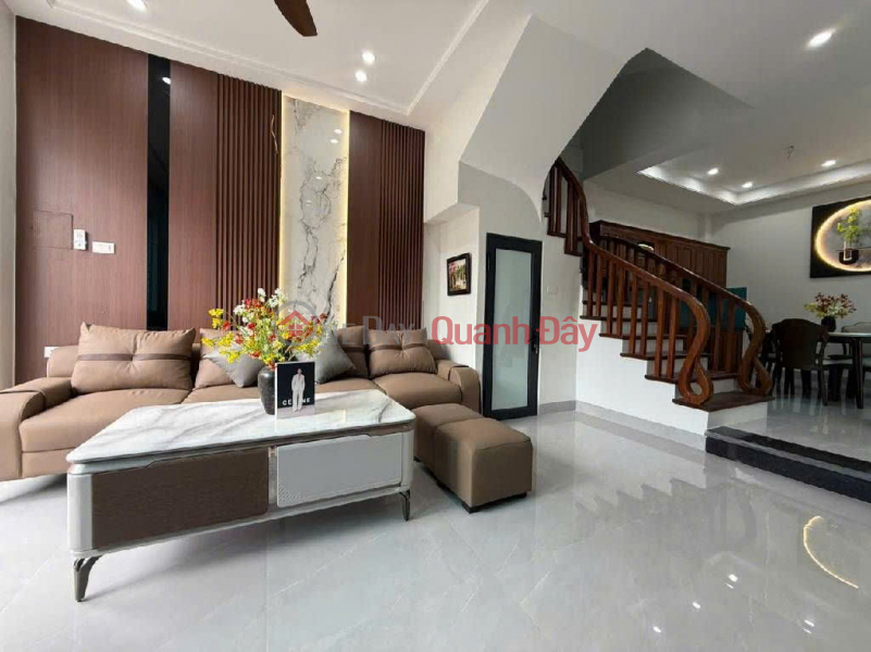 Corner Lot - Commercial Property, Car Accessible, 5-Story Building with Elevator, Area 42 m2, Price Slightly Over 7 Billion VND. Sales Listings