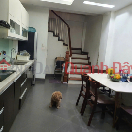 Super rare house for rent in Buoi, Ba Dinh, 5 floors, 30m2, 4 bedrooms, 13 million - for family only _0