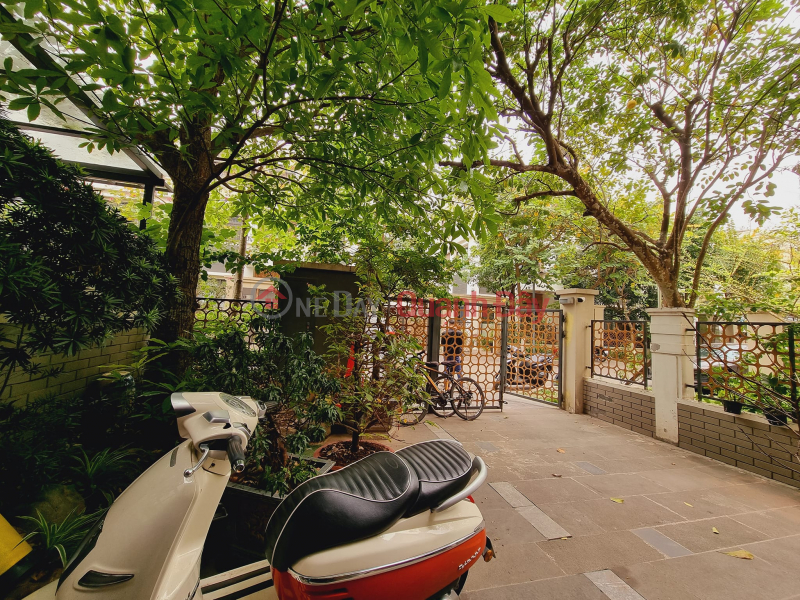 Selling beautiful house Van Cao 110m 6T MT11m. Corner lot, engine month, sidewalk, cars avoid. There is cash flow. 21.8 billion VND | Vietnam Sales, đ 21.8 Billion