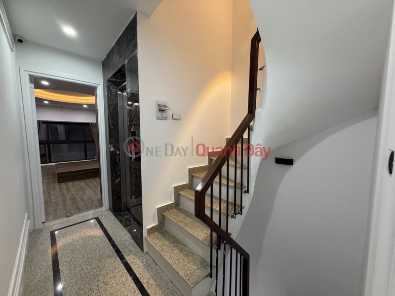 đ 12.9 Billion | Phuong Liet 65m 7 floors elevator, golden convergence, beautiful house like carving