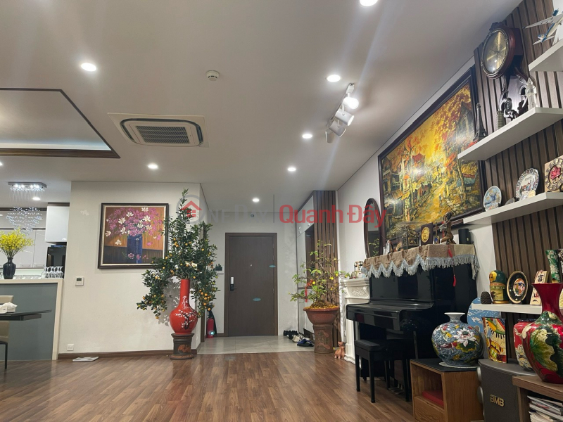 The owner is selling high-class public spaces at Building N03T2, Diplomatic Corps area, Xuan Tao ward, Bac Tu Liem district. Corner unit, DT Sales Listings