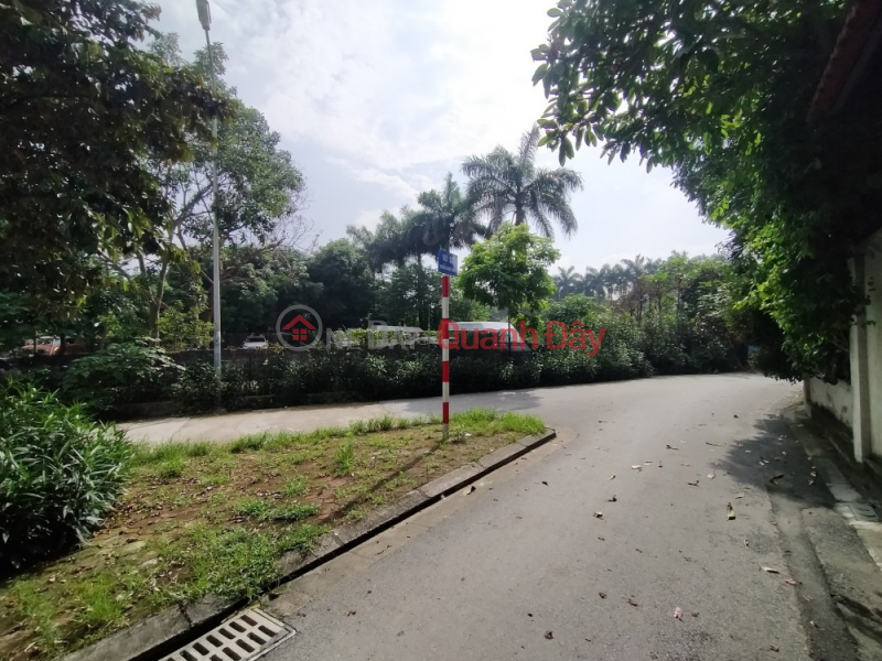 BEAUTIFUL SQUARE LAND NGOC THUY (Gia THUONG). NEAR VIET PHAP SCHOOL, KAI SON HILL, VIP RESIDENTIAL AREA, FULL Utilities Vietnam | Sales đ 11.6 Billion