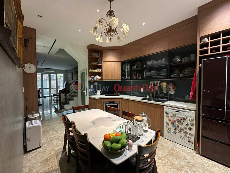 House for sale on Tue Tinh street, 105m2, 6 floors with elevator, 4.5m frontage, 88.8 billion, sidewalk, car access, top business Sales Listings