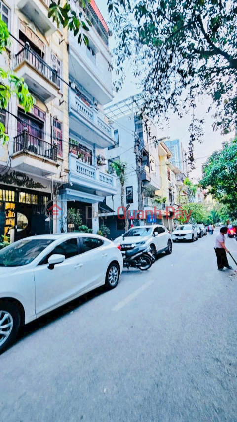EXTREMELY VIP AREA LOCATED RIGHT IN THE CENTER OF DAM TRAU, LUONG YEN _<br \/> VIP! SIDEWALK DIVISION FOR CARS TO AVOID AND GO AROUND _0
