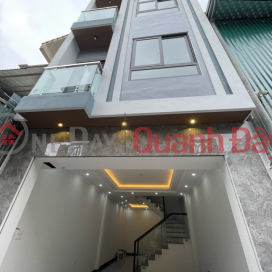 New house for sale right on Ngoc Tri street, car parked nearly 44m, 4 floors, 4m frontage, price only 5 billion 35 _0