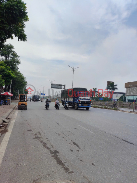 PLAN FOR CARS TO AVOID - CARS CAN GO AROUND - SIDEWALK - MORE THAN 5 BILLION. | Vietnam | Sales đ 5.5 Billion