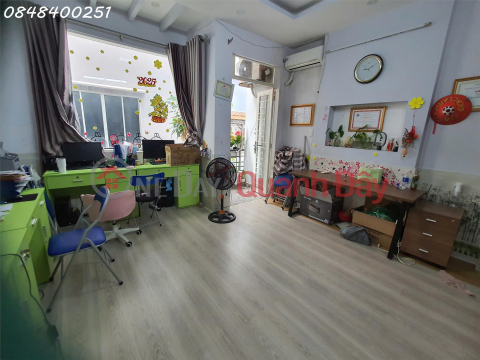 Beautiful house for rent, 1 ground floor and 3 upper floors, Chanh Hung ward, Ho Chi Minh City, area 31.5m2, price 11 million VND\/month. _0