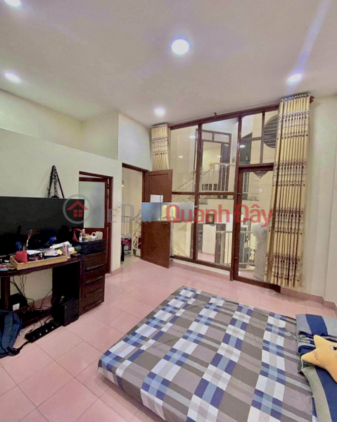 Frontage for rent on Dinh Cong Trang street, Tan Dinh ward, District 1 Rental Listings