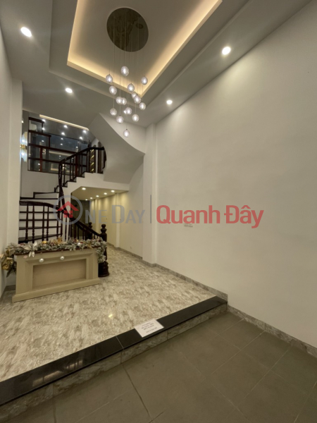 House for sale in Lang, Dong Da, car alley, 2 open spaces, 42m2, 5 floors, fully furnished, only 12.85 billion Sales Listings