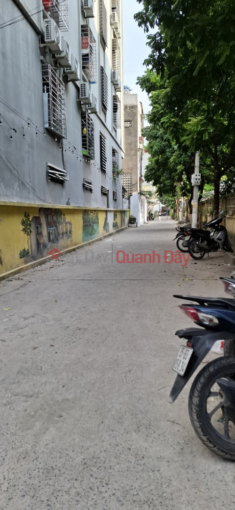 HOUSE FOR SALE IN DONG NGAC - BAC TU LIEM - AREA 33M2 - 5 FLOORS - PRICE 5.3 BILLION - OPEN AND WINDOW, FOR LIVING OR RENTING _0