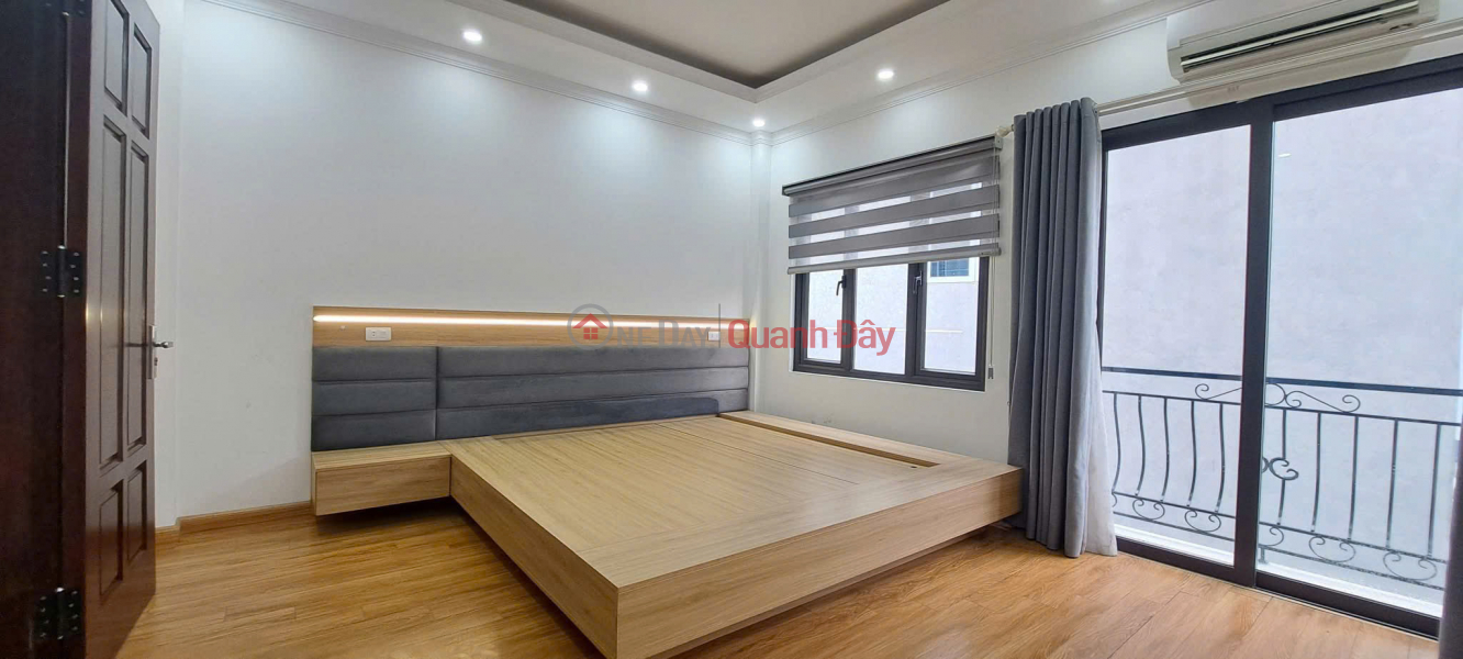 đ 7.8 Billion, House for sale in lane 564 Nguyen Van Cu, Bo De, 35m2, 5 floors, car, business, 7.8 billion.