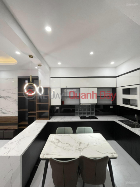 Bán nhà Đại Từ, DT 46m2 x 5 tầng, giá 7.8 tỷ, ngõ to, rộng, 10m ra oto tránh, nhà đẹp, ở luôn Niêm yết bán