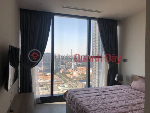 Vinhomes Golden River apartment with 3 bedrooms on high floor for rent _0