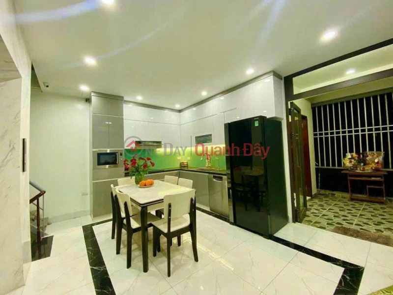 Cho thuê nhà Nguyễn Chính, vừa KD on kết hợp ở gđ, 5 tầng x 45m2, thang máy, 16 triệu/th Niêm yết cho thuê