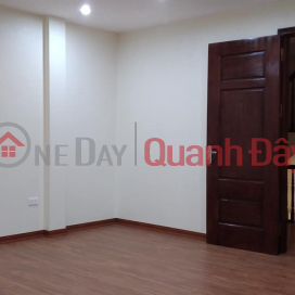 House for sale 48m2 4 bedrooms Nghi Tam street, Tay Ho Car park day and night 6.3 Billion VND _0