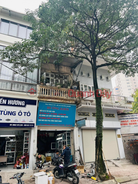 House for sale on Dong Nhan Hai Ba Trung Street 33m2 x 3.4m Front - Bustling Business - Nice Location - Extremely Attractive Price _0