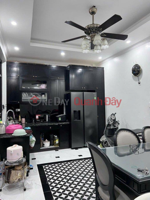 Bán nhà Lạc Long Quân gara Oto dân xây ở ngay 60m 16.8 tỷ _0