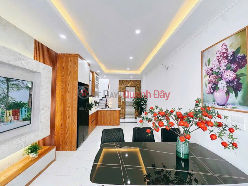Bán nhà Trương Định 5 Tầng Thang Máy Mới Kính Koong 42m Nhỉnh 8 Tỷ Niêm yết bán