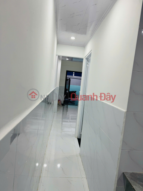 ► House with 2 street frontages, 1 house accessible by car, near Dien Bien Phu main road, 40m2, spacious yard, 2.x billion VND _0