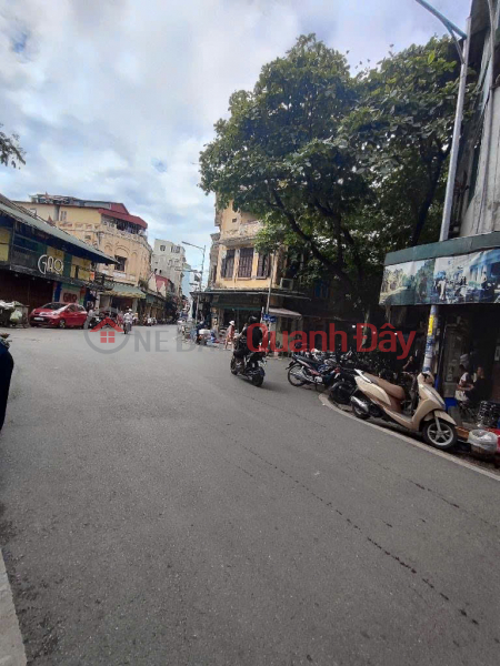 Property Search Vietnam | OneDay | Nhà ở, Niêm yết bán | Bán nhà mặt phố Đào Duy Từ, Hoàn Kiếm, 85m², 60 tỷ, sổ đỏ
Hoặc:
Nhà mặt phố Đào Duy Từ, Hoàn Kiếm, 85m², 11