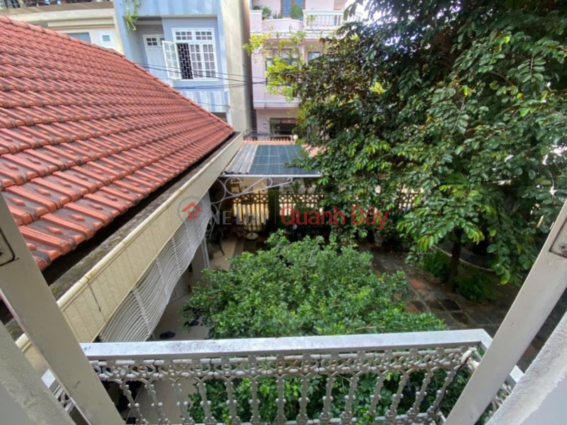 Property Search Vietnam | OneDay | Residential Sales Listings ► Phan Tu Garden House, walking distance to My Khe Beach, 3 open sides for car parking, 170m2, 11m wide, square