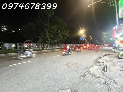 HOUSE IN GO VAP FOR SALE - LARGE AREA - RARE - SUITABLE FOR CONSTRUCTION OF SERVICE APARTMENT, BUILDING, VILLA. _0