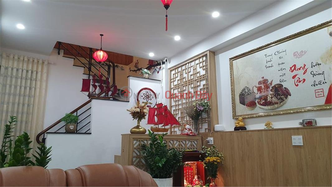 THE OWNER QUICKLY RANCHED oriental medicine spa at the front of Hai Ba Trung, Da Lat. Sales Listings