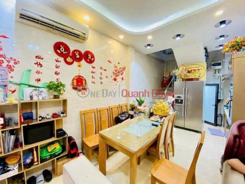 HOUSE FOR SALE NEAR STREET 10M TO CAR 6 FLOORS Area: 35M2 3 BEDROOM PRICE: 4x BILLION XIU BILLION STREET NEAR ROYAL CITY DISTRICT OFFICE | Vietnam Sales đ 4.3 Billion