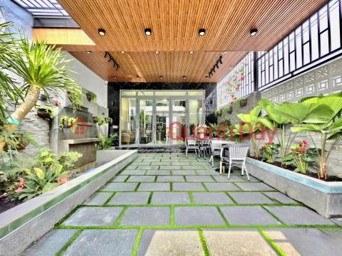Spacious house with a large garden, 143m2, next to Phu My Hung, priced at just over 7 billion VND, fully furnished. _0