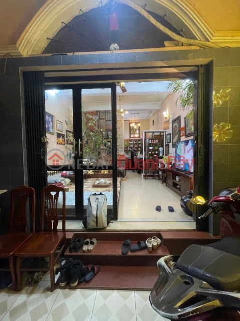 Hoang Hoa Tham Street, 47m² x 4 floors, 14 billion VND, alley accessible by motorbike\/tricycle, near car-accessible road, near West Lake. _0